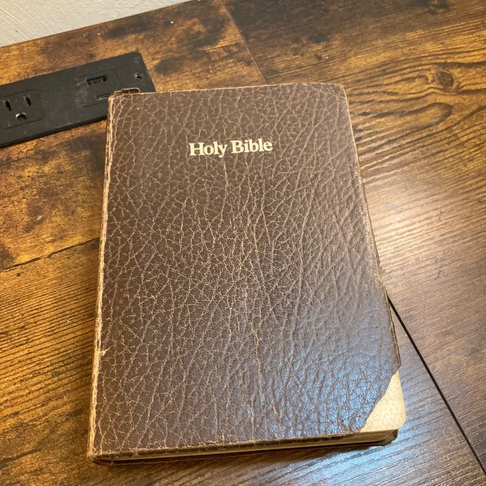 Holman 1982 RSV Holy Bible Revised Standard Version Brown Faux Leather Cover